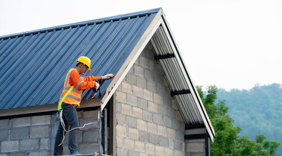 Professional gutter cleaning in East Dover, VT